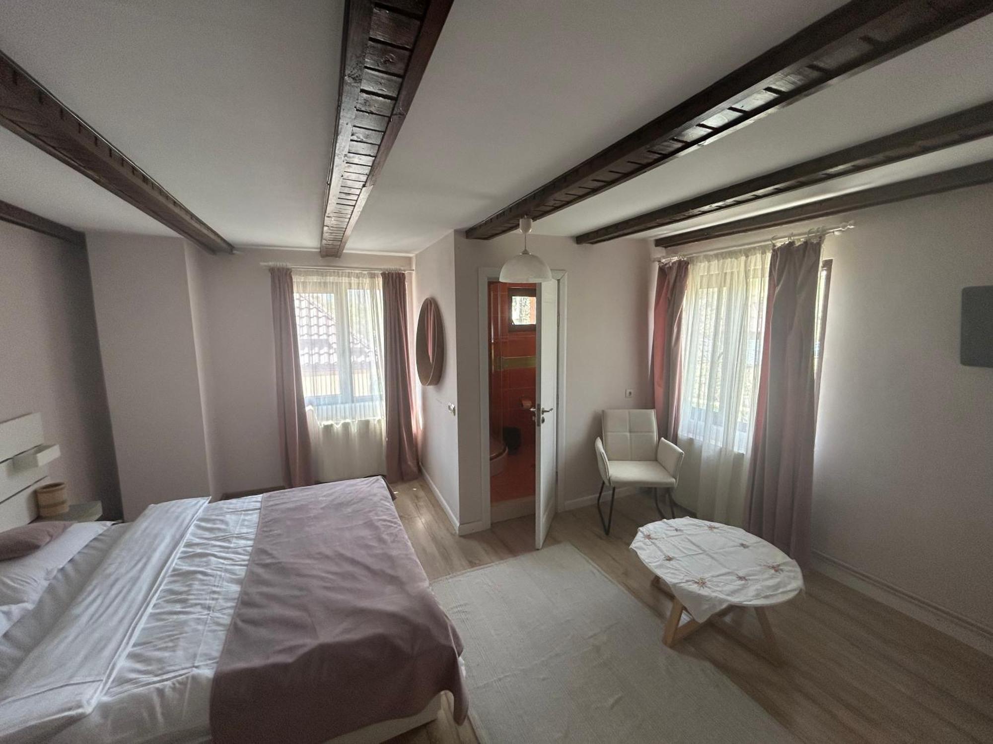 Vila Monica Bran  Luaran gambar